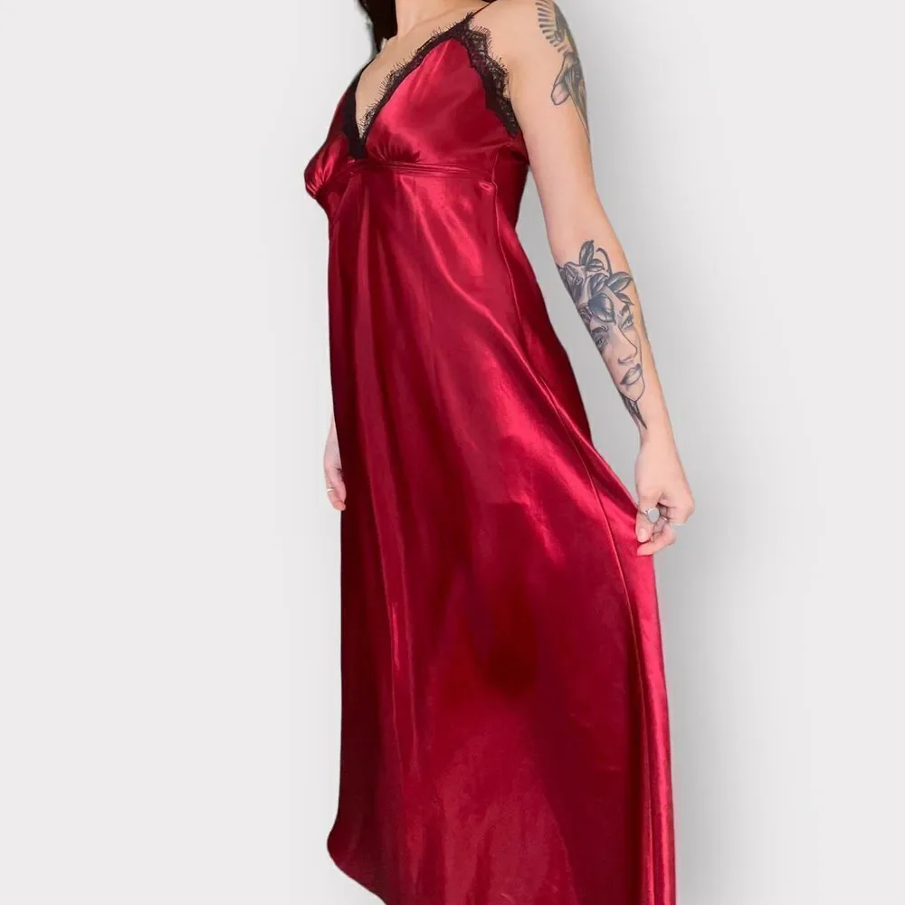 Vintage Romantic Red Satin & Black Lace Nightgown, 90’s Jones New York - Picture 7 of 11